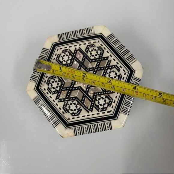 Mother of Pearl Jewelry Hexagon Handmade Inlaid Mother of Pear Trinket Box - Picture 8 of 9